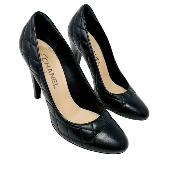 Chanel Classic Quilted Lambskin Cap Toe CC Logo High Heel Pumps Black size 39.5 - Picture 11 of 16
